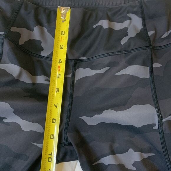 Athleta stash pockets, Black Camouflage Leggings, small - Picture 10 of 12